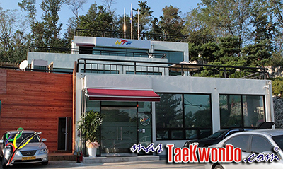Dr. Chungwon Choue, Presidente de la Federación Mundial de Taekwondo, anunció la reorganización de la WTF el 11 de noviembre de 2013, aproximadamente dos meses más tarde de lo inicialmente previsto.