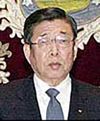 Un Yong Kim 