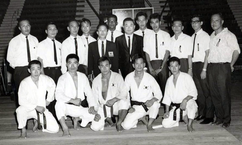 A 1965 photo of Nam Tae-Hi and Choi Hong-Hi in Singapore with their Tae Kwon Do team, including Rhee Ki-Ha, Park Jong-Soo and Han Cha-Gyo.