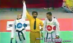 El Décimo Tercer Campeonato Mundial de Taekwondo masculino y la sexta edición del femenino se celebró en el "Hong Kong Coliseum" de Hong Kong (China) del 19 al 23 de Noviembre de 1997, con la participación de un total de 710 competidores de 80 países.