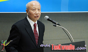 El maestro Lee Kyu Hyung fue nombrado presidente de la Kukkiwon tras la reunión de la junta directiva que se celebró en el Seoul Olympic Parktel el 27 de Octubre. Diecinueve de los veinte miembros atendieron la reunión y votaron por unanimidad por el maestro Lee.