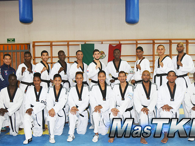 Selección de Taekwondo de República Dominicana en La Loma de cara al Mundial de Muju