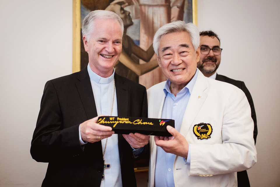 WT President visits Taekwondo athletes at Pontifical Council of Culture of the Vatican
