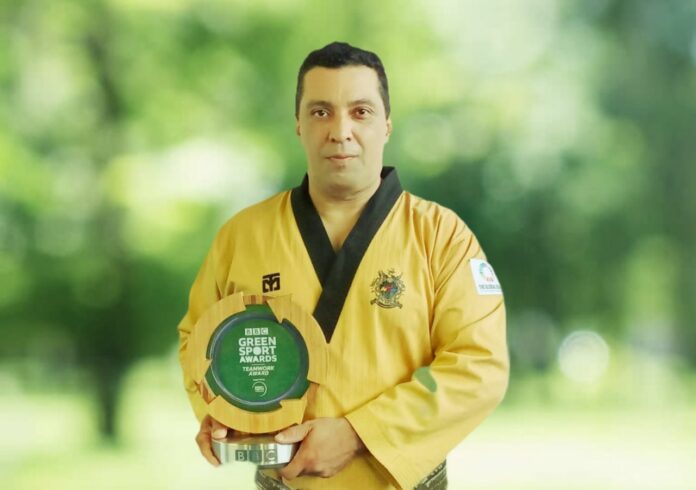 Associação Jadir de Taekwondo recebe premiação internacional BBC Esporte Verde na categoria Trabalho em Equipe